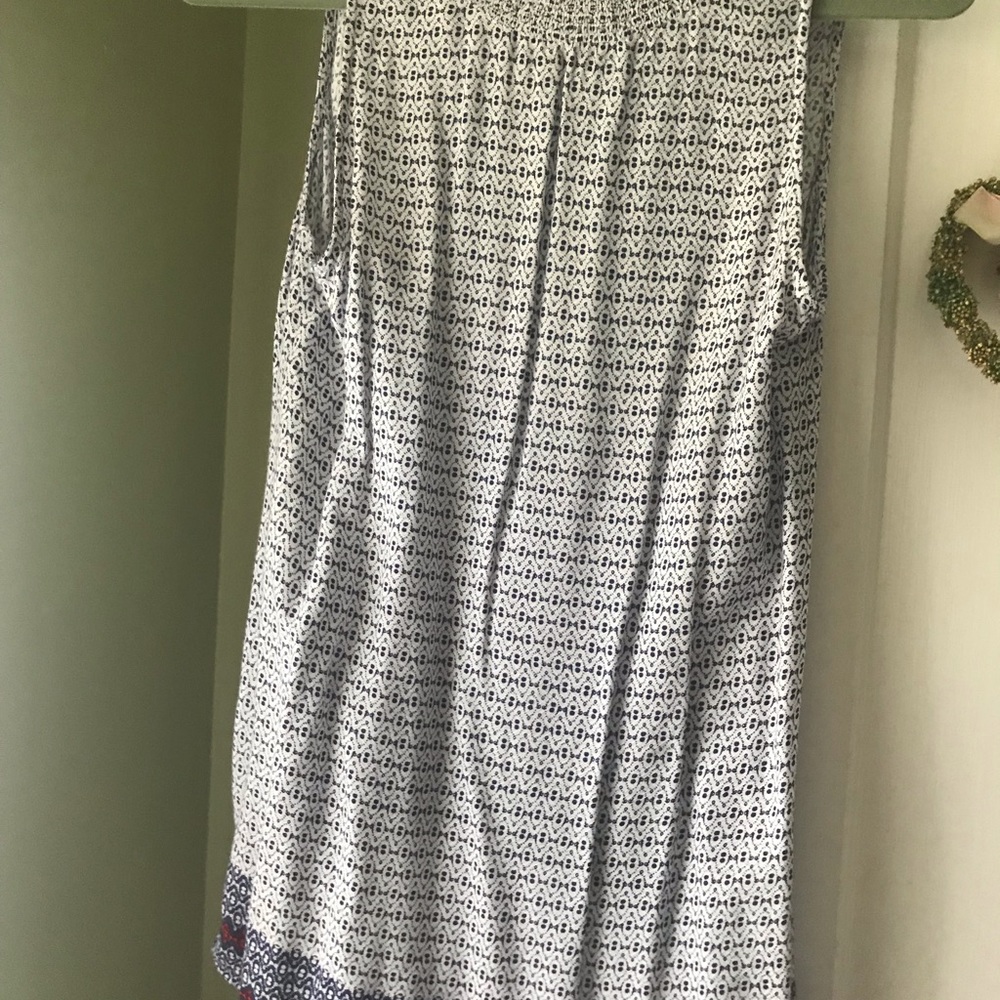 Sleeveless top - Picture 3 of 3